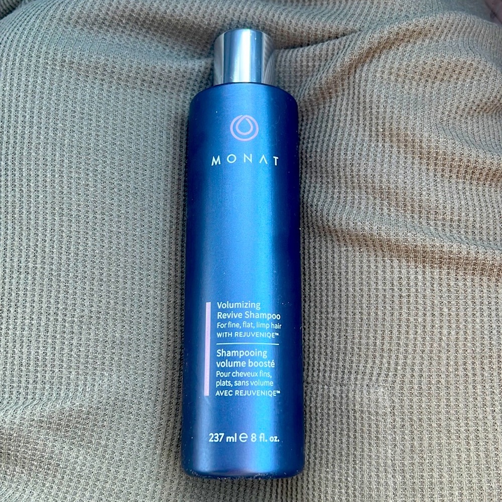 MONAT 8 Oz. volumizing Revive Shampoo for fine, flat, limp hair NEW / SEALED